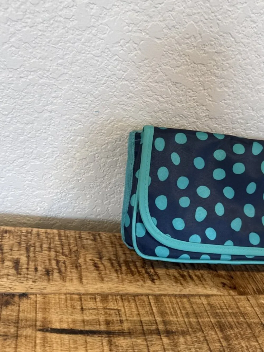 Thirty One Mirror Makeup Cosmetics Bag Navy With Green Polka Dots Tri Fold